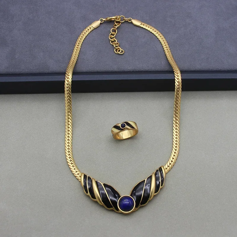 European and American Simple Lapis Lazuli Versatile Brass Plated Real Gold Ring Necklace Medieval Set
European and American Simple Lapis Lazuli Versatile Brass Plated Real Gold Ring Necklace Medieval Set