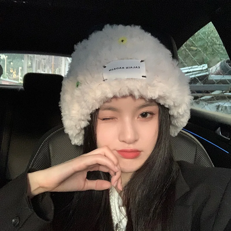 White deer with the same plush hat women's autumn and winter Korean edition fashion versatile button thickened warm knit Lei Fen
White deer with the same plush hat women's autumn and winter Korean edition fashion versatile button thickened warm knit Lei Fen