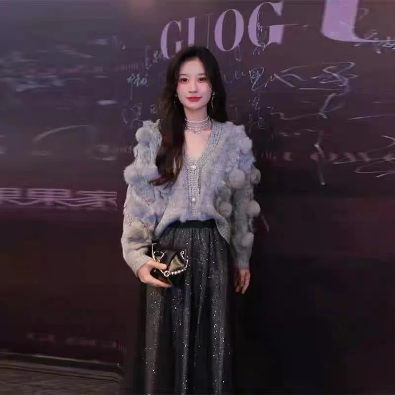 Faionable 2024 New Sle Women's ort Knitted Outerwear Rabbit Fur Ball Design V-Ne Long Sve Polyester Fiber T-irt
Faionable 2024 New Sle Women's ort Knitted Outerwear Rabbit Fur Ball Design V-Ne Long Sve Polyester Fiber T-irt