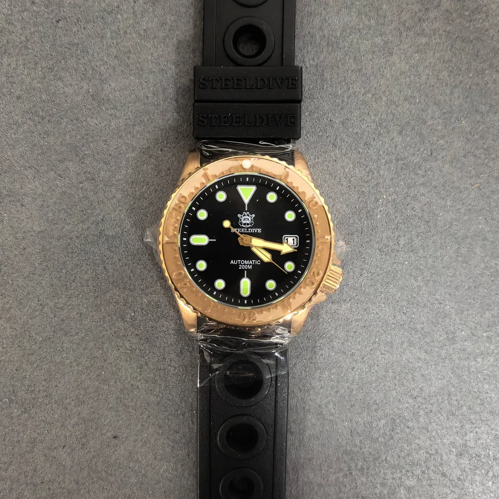 STEELFLIER мужские дайверские часы CuSn8 бронзовые автоматические механические наручные часы 20 бар водонепроницаемые C3 светящееся сапфировое зеркало NH35
STEELFLIER мужские дайверские часы CuSn8 бронзовые автоматические механические наручные часы 20 бар водонепроницаемые C3 светящееся сапфировое зеркало NH35