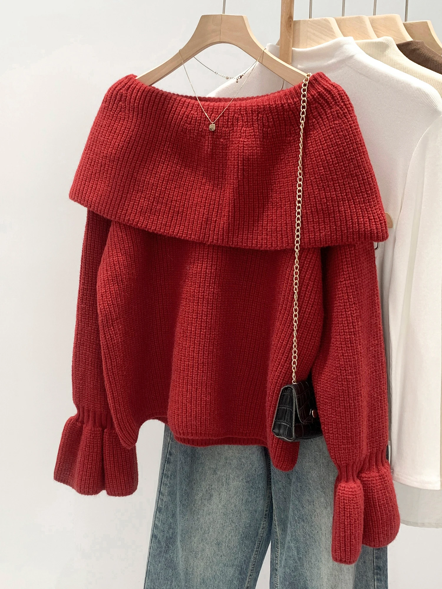 Shoulder Bared Knitted Sweater Red Women's Base Shirt Loose Style Long Sleeve Winter New Fashion Korean Style Inner Wear Top
Shoulder Bared Knitted Sweater Red Women's Base Shirt Loose Style Long Sleeve Winter New Fashion Korean Style Inner Wear Top