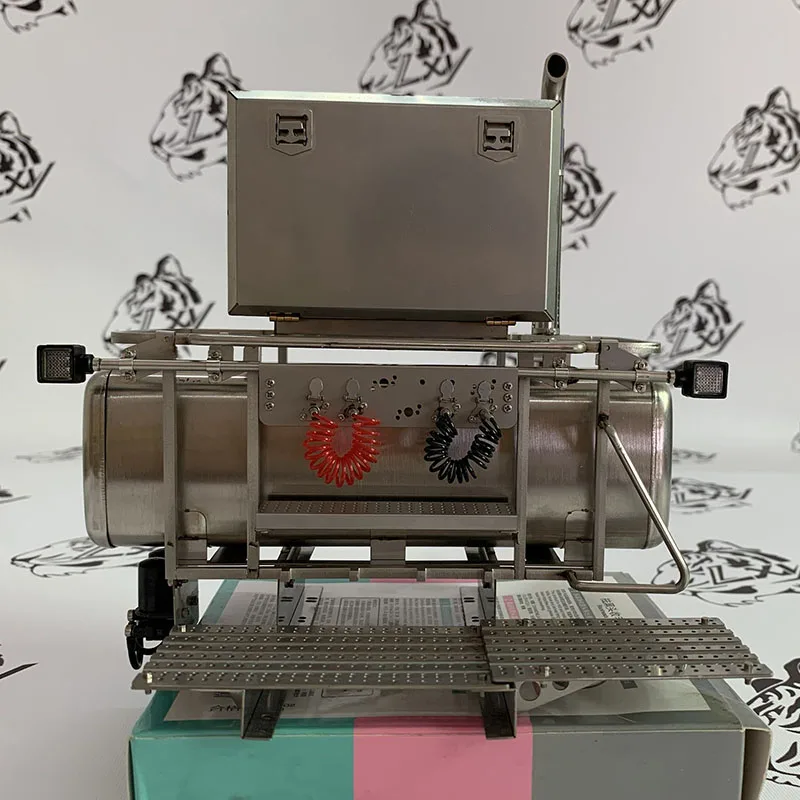 1:14th Scale Metal Simulation Metal Tool Box Equipment Rack for Tamiya RC Truck SCANIA 770S R620 VOLVO BENZ Arocs MAN TGX Car
1:14th Scale Metal Simulation Metal Tool Box Equipment Rack for Tamiya RC Truck SCANIA 770S R620 VOLVO BENZ Arocs MAN TGX Car