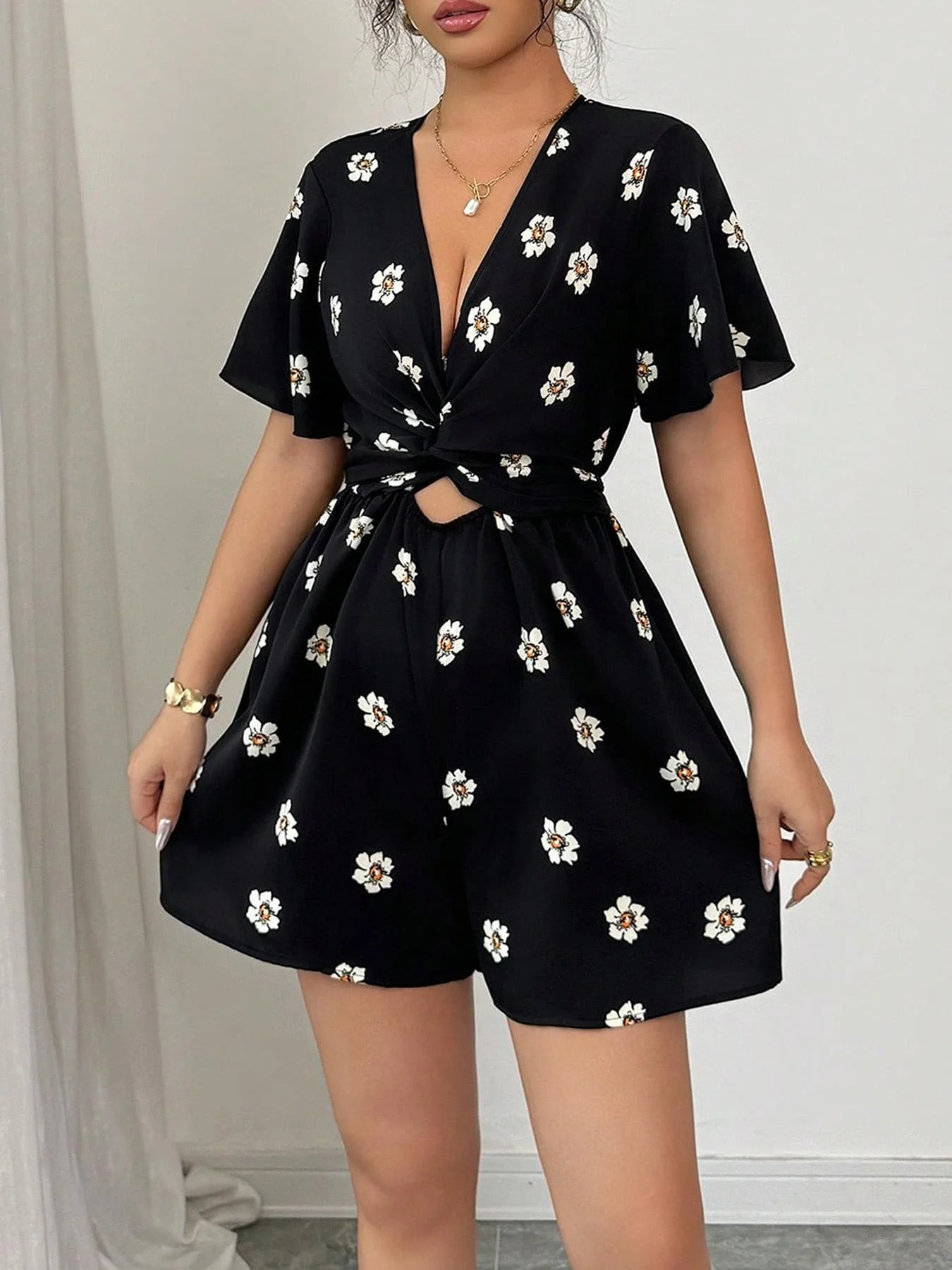 Женский комбинезон с цветочным принтом, повседневный летний комбинезон с коротким рукавом, модная женская одежда для повседневной носки
Женский комбинезон с цветочным принтом, повседневный летний комбинезон с коротким рукавом, модная женская одежда для повседневной носки