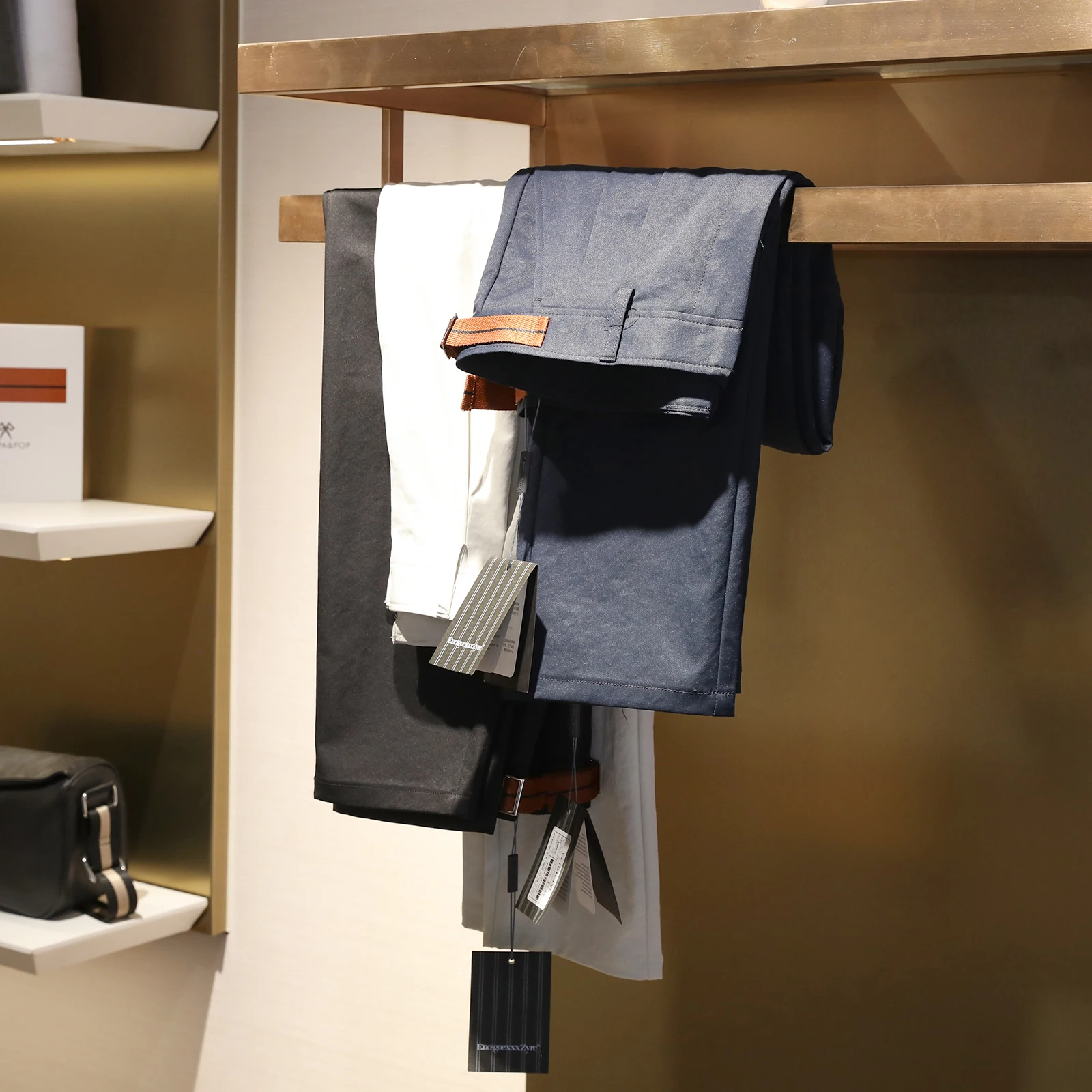 High-End Italian Luxury 3D Tailored Men's Casual Trousers Double Waist Bule Adjustable Straight Leg Pants Autumn Wear
High-End Italian Luxury 3D Tailored Men's Casual Trousers Double Waist Bule Adjustable Straight Leg Pants Autumn Wear