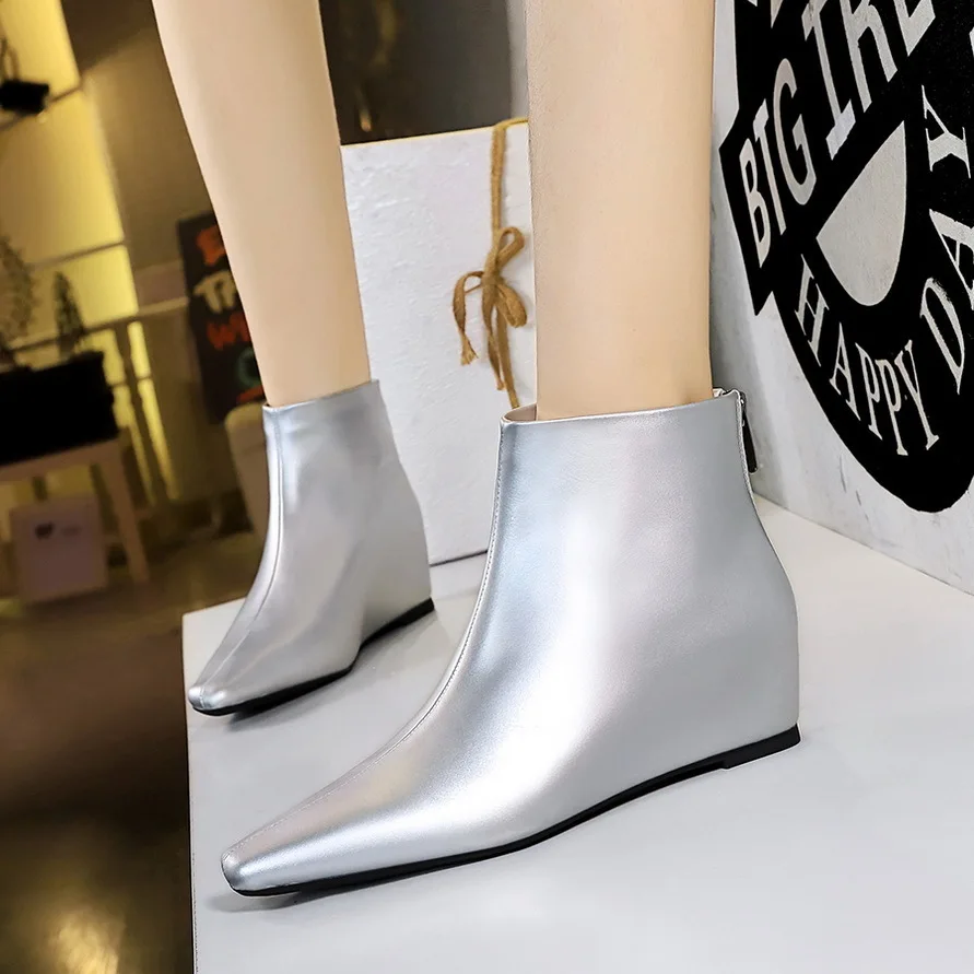 Simple Women's With Slope Increased Height Middle Heel Tailored To Look Thinner Short And Bare Ladies Boots 2024 Shoes
Simple Women's With Slope Increased Height Middle Heel Tailored To Look Thinner Short And Bare Ladies Boots 2024 Shoes