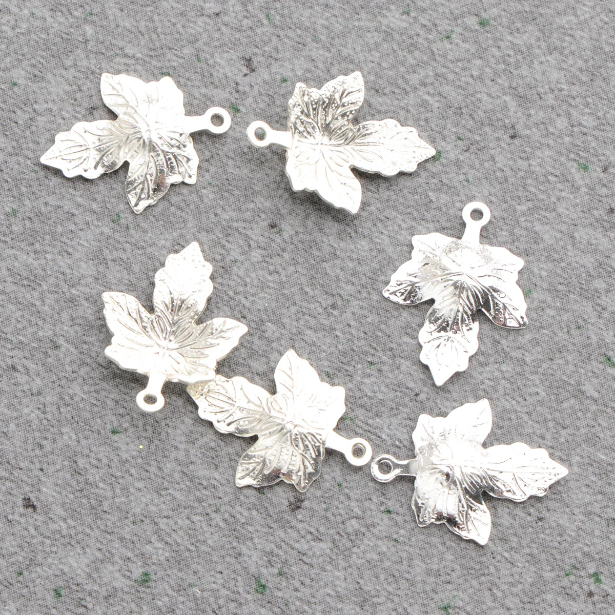 6Pcs Silver Leaf Pendant Metal Charms DIY Jewelry Making Necklace Bracelet Creative Accessories Leaf DIY Pendant
6Pcs Silver Leaf Pendant Metal Charms DIY Jewelry Making Necklace Bracelet Creative Accessories Leaf DIY Pendant