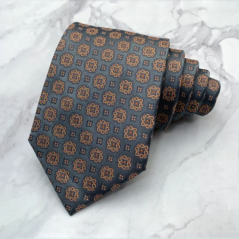 Tie men, European and American retro patterns, formal attire, business and leisure, trendy fashion accessories, preferred foreig
Tie men, European and American retro patterns, formal attire, business and leisure, trendy fashion accessories, preferred foreig