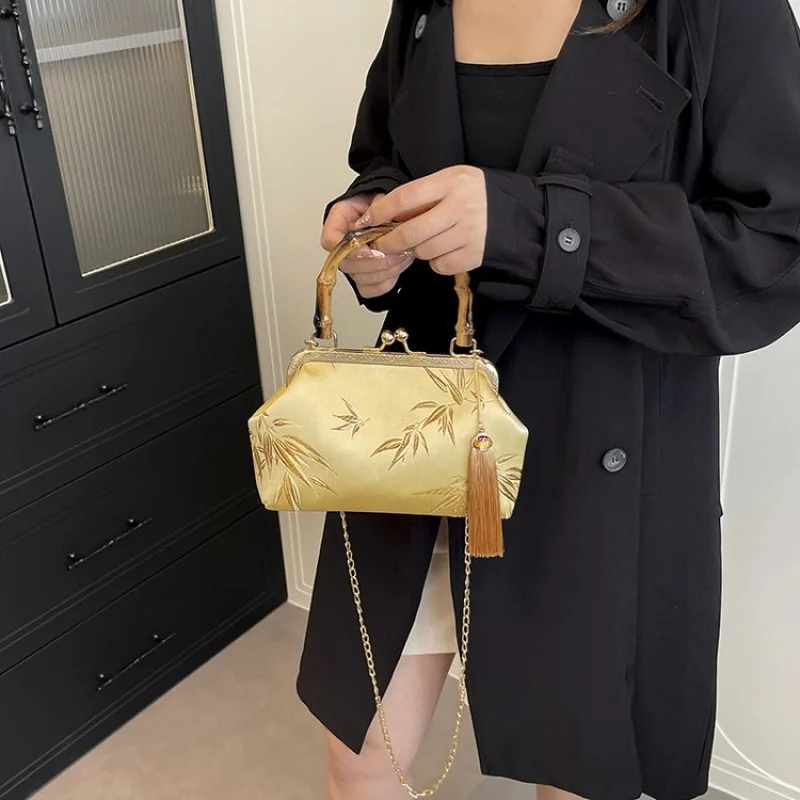 Elegant Leather Women's Crossbody Bag High-End Luxury Brand Fashionable Classic Paris Designer Vintage Daily Bag
Elegant Leather Women's Crossbody Bag High-End Luxury Brand Fashionable Classic Paris Designer Vintage Daily Bag