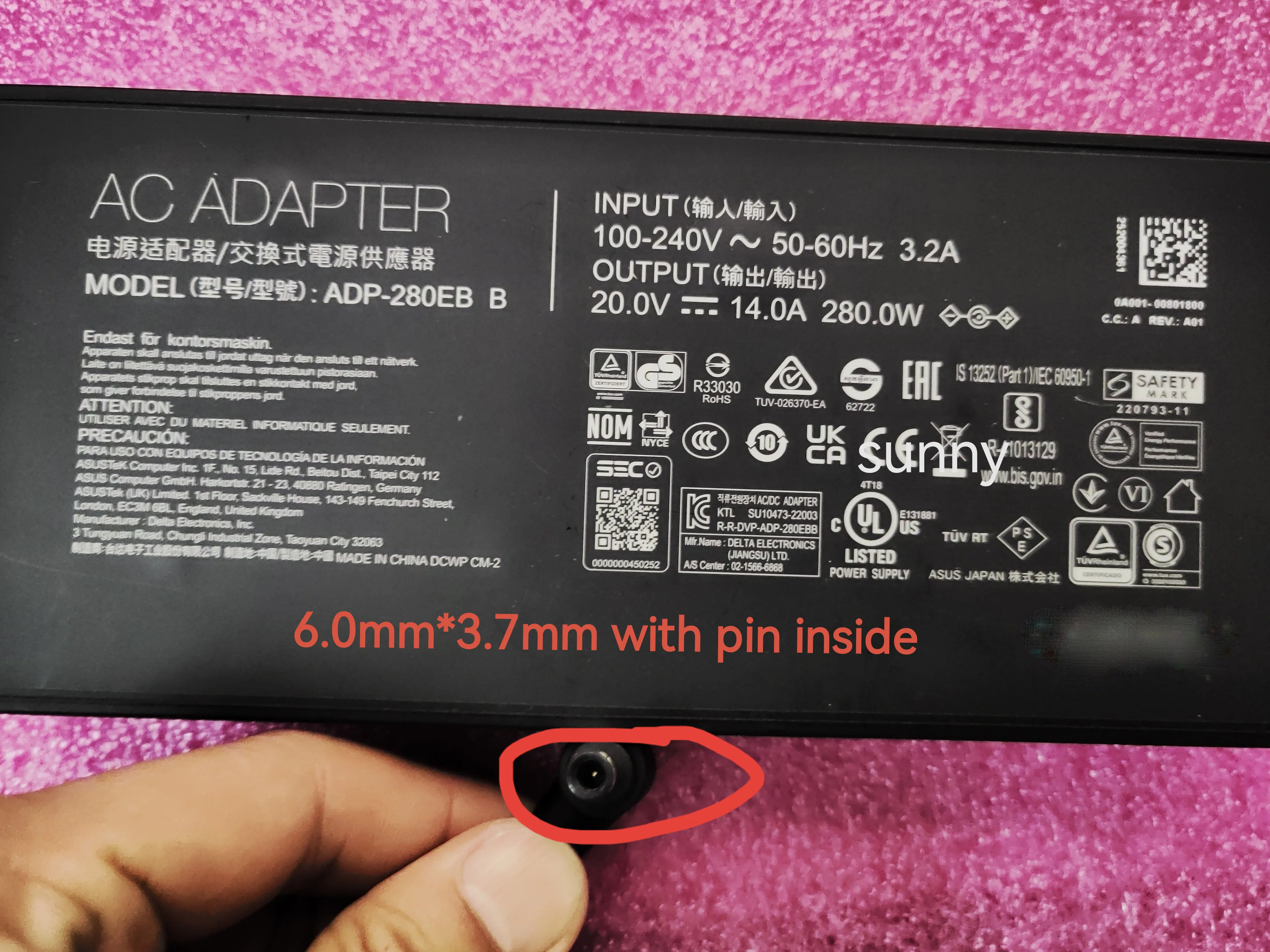 OEM 20.0V 14.0A 280.0W 6.0mm*3.7mm AC Adapter ADP-280EB B For Asus ROG Zephryus M16(2023) GU604VZ-CS94 Original Puryuan Charger
OEM 20.0V 14.0A 280.0W 6.0mm*3.7mm AC Adapter ADP-280EB B For Asus ROG Zephryus M16(2023) GU604VZ-CS94 Original Puryuan Charger
