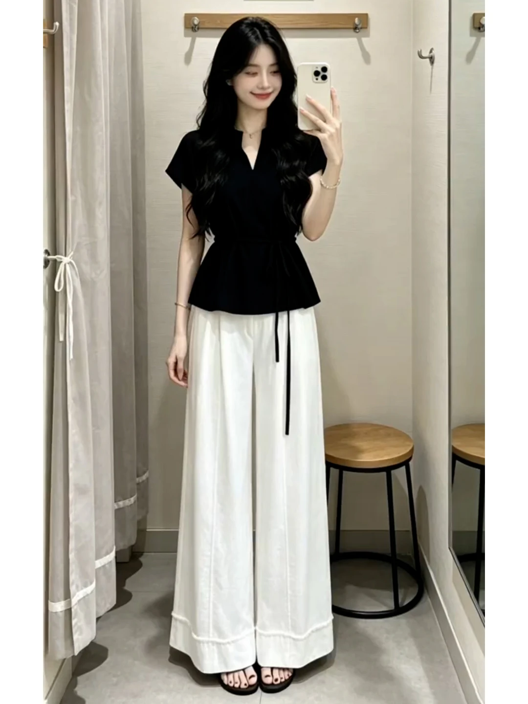 Korean Style Summer Fashion Set Black Short Sleeve T-Shirt Women's Wide Leg Pants Two-Piece Set Breathable Lightweight Casual...
Korean Style Summer Fashion Set Black Short Sleeve T-Shirt Women's Wide Leg Pants Two-Piece Set Breathable Lightweight Casual...