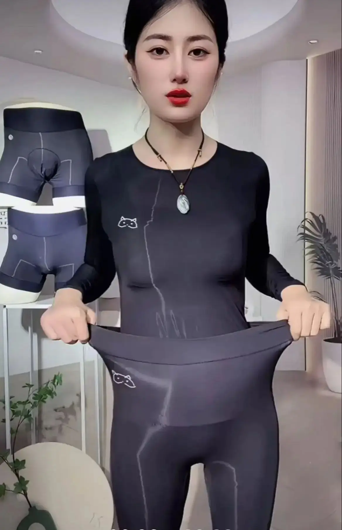 Silky slimming underwear for men and women 2025 new model cropped pants 
Silky slimming underwear for men and women 2025 new model cropped pants