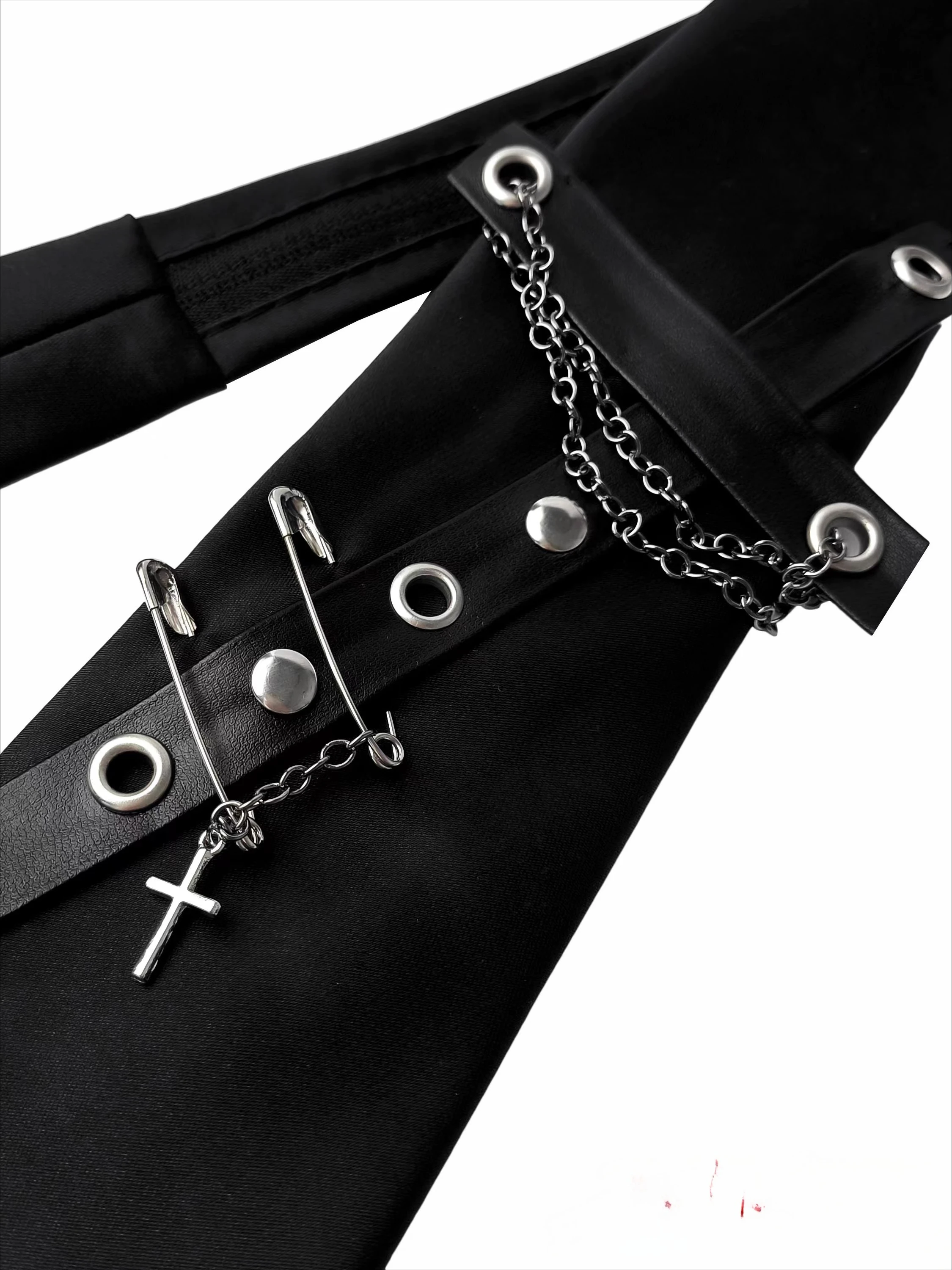 Одежда с рубашками. Оригинальный галстук. Нет необходимости завязывать. Универсальный. Красивый. Модный. Личность. Темный стиль. Украшение в виде креста. Красивый.
Одежда с рубашками. Оригинальный галстук. Нет необходимости завязывать. Универсальный. Красивый. Модный. Личность. Темный стиль. Украшение в виде креста. Красивый.