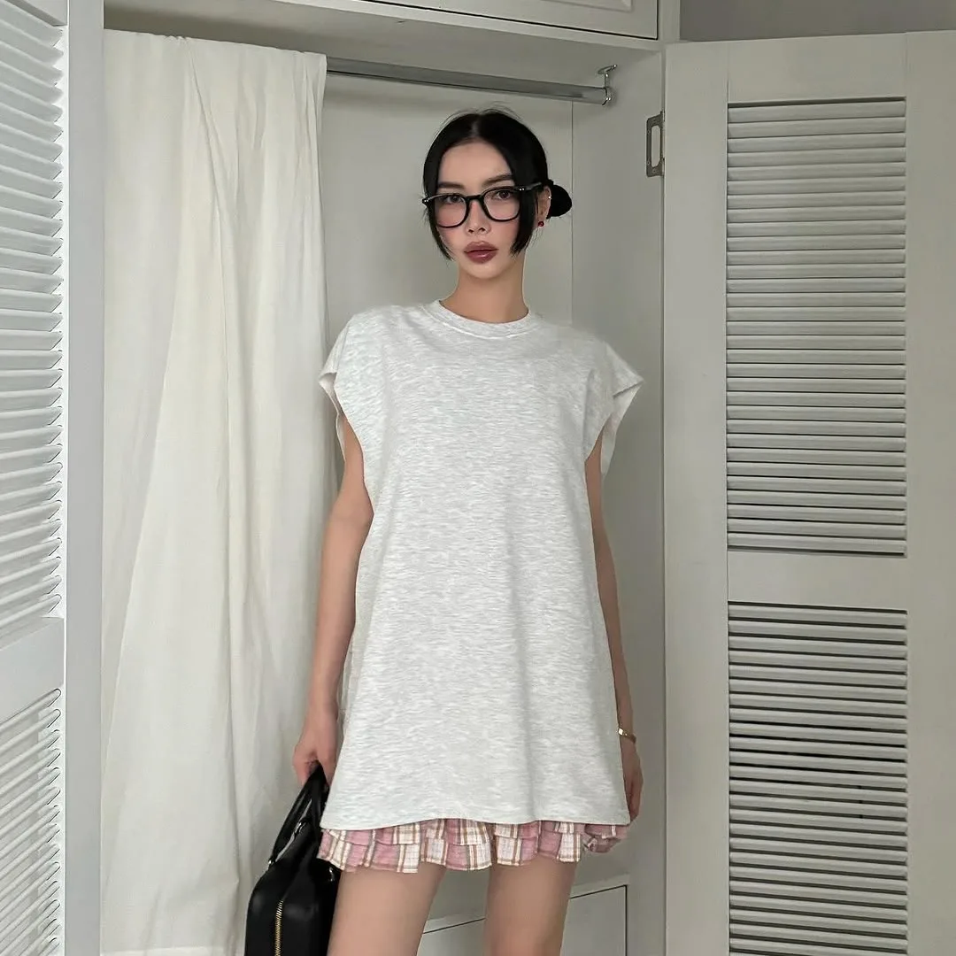 Chic Backless Sleeveless Hoodie Versatile Fashionable Design Summer 2026 Women's Straight Cut Comfortable Fit round Neck Mid-...
Chic Backless Sleeveless Hoodie Versatile Fashionable Design Summer 2026 Women's Straight Cut Comfortable Fit round Neck Mid-...