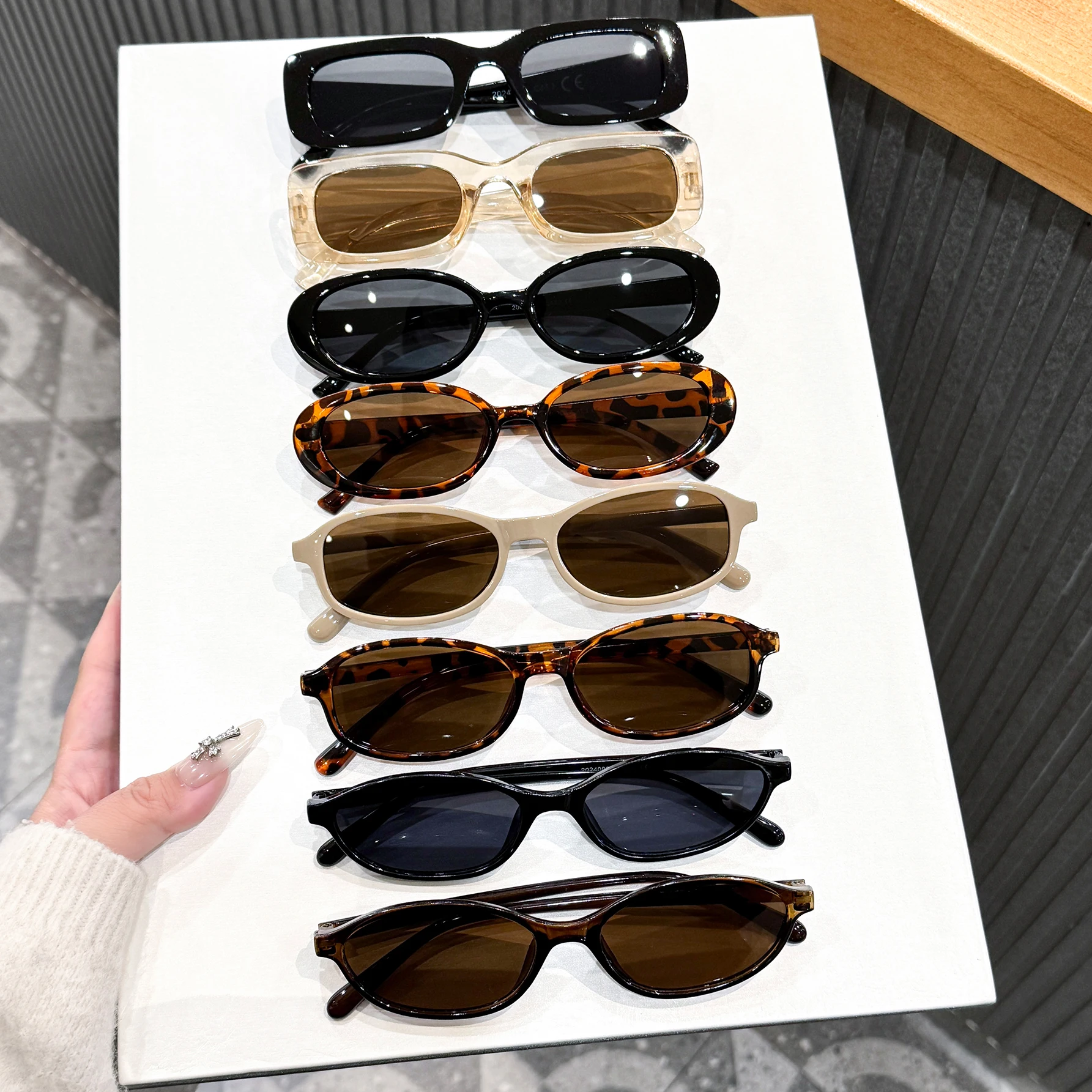 8Pcs Oval Small Frame Multi-Color Classic Color Combination Set Trendyy Retro Fashion Glasses Suitable for Holiday Gift Giving
8Pcs Oval Small Frame Multi-Color Classic Color Combination Set Trendyy Retro Fashion Glasses Suitable for Holiday Gift Giving