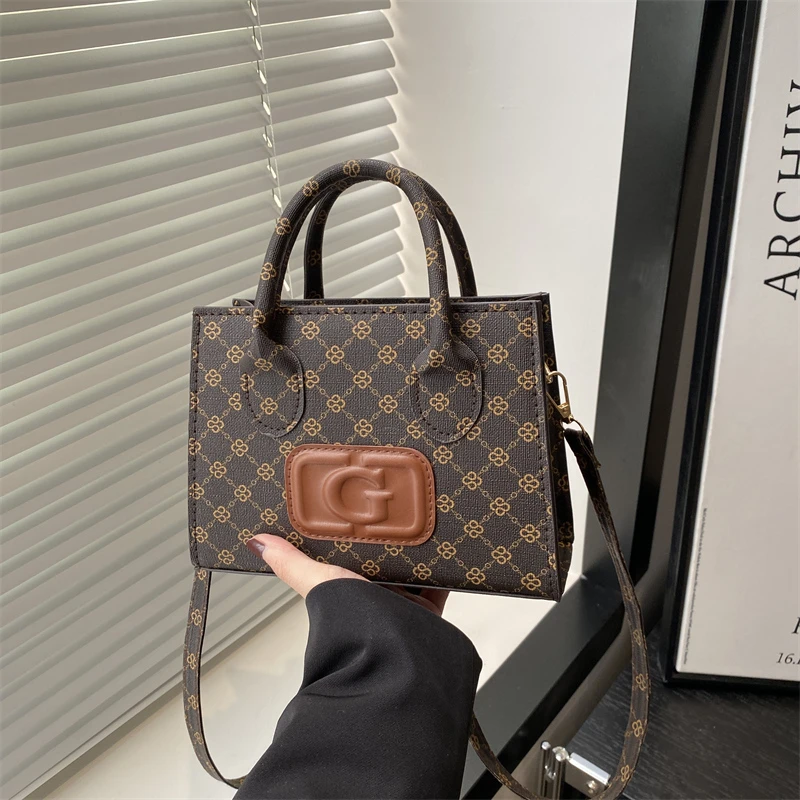 Women's Fashion Handbag In Genuine Leather Crossbody Shoulder Bag By Luxury Brand Famous Designer For Travel
Women's Fashion Handbag In Genuine Leather Crossbody Shoulder Bag By Luxury Brand Famous Designer For Travel