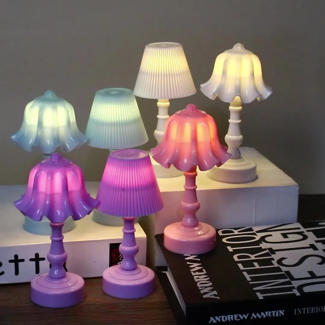 Светодиодный ночник в скандинавском стиле в стиле ретро с цветочным дизайном лилии, милая настольная лампа на батарейках для студенческого общежития, рабочий стол
Светодиодный ночник в скандинавском стиле в стиле ретро с цветочным дизайном лилии, милая настольная лампа на батарейках для студенческого общежития, рабочий стол