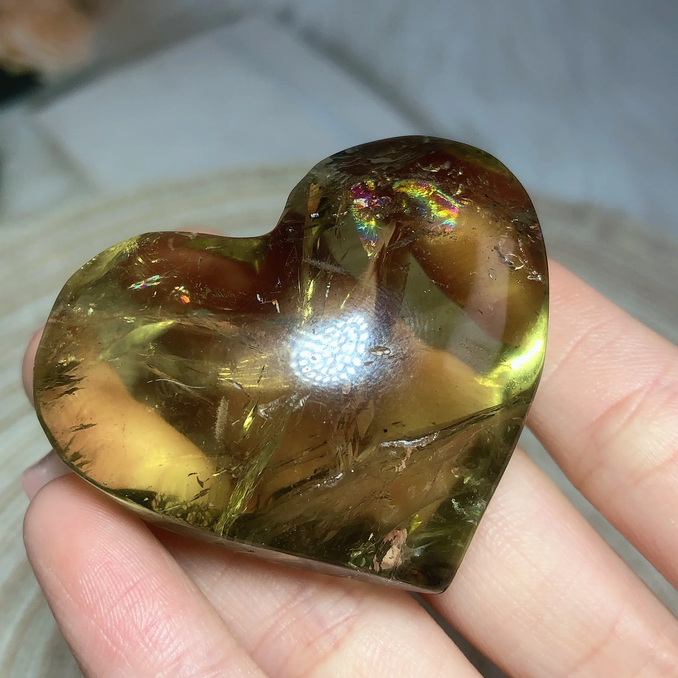 Natural Crystal Smokey Citrine Heart Rainbow Energy Ornament Healing High Quality Home Decorations Ore Room Decro Gift
Natural Crystal Smokey Citrine Heart Rainbow Energy Ornament Healing High Quality Home Decorations Ore Room Decro Gift
