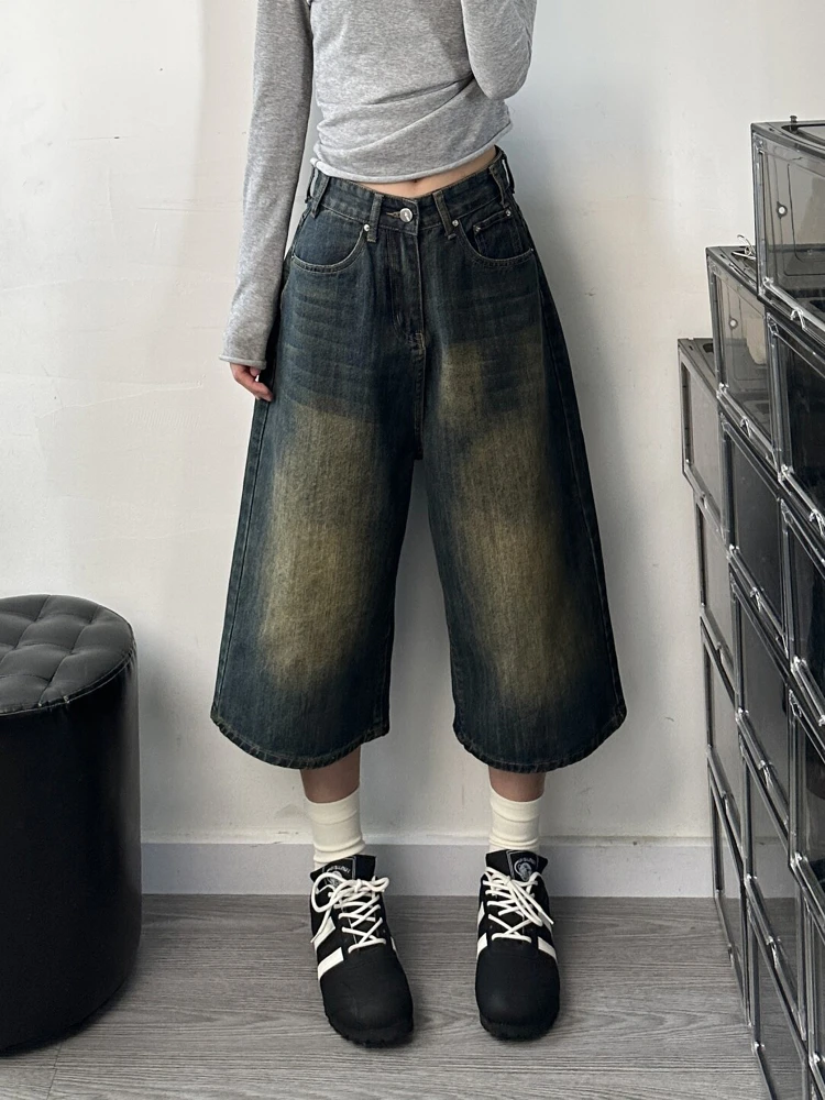 Американские ретро-джинсовые шорты для женщин: брюки с высокой талией и широкими штанинами, длина выше колена, повседневный летний дизайн, длина 7/8
Американские ретро-джинсовые шорты для женщин: брюки с высокой талией и широкими штанинами, длина выше колена, повседневный летний дизайн, длина 7/8