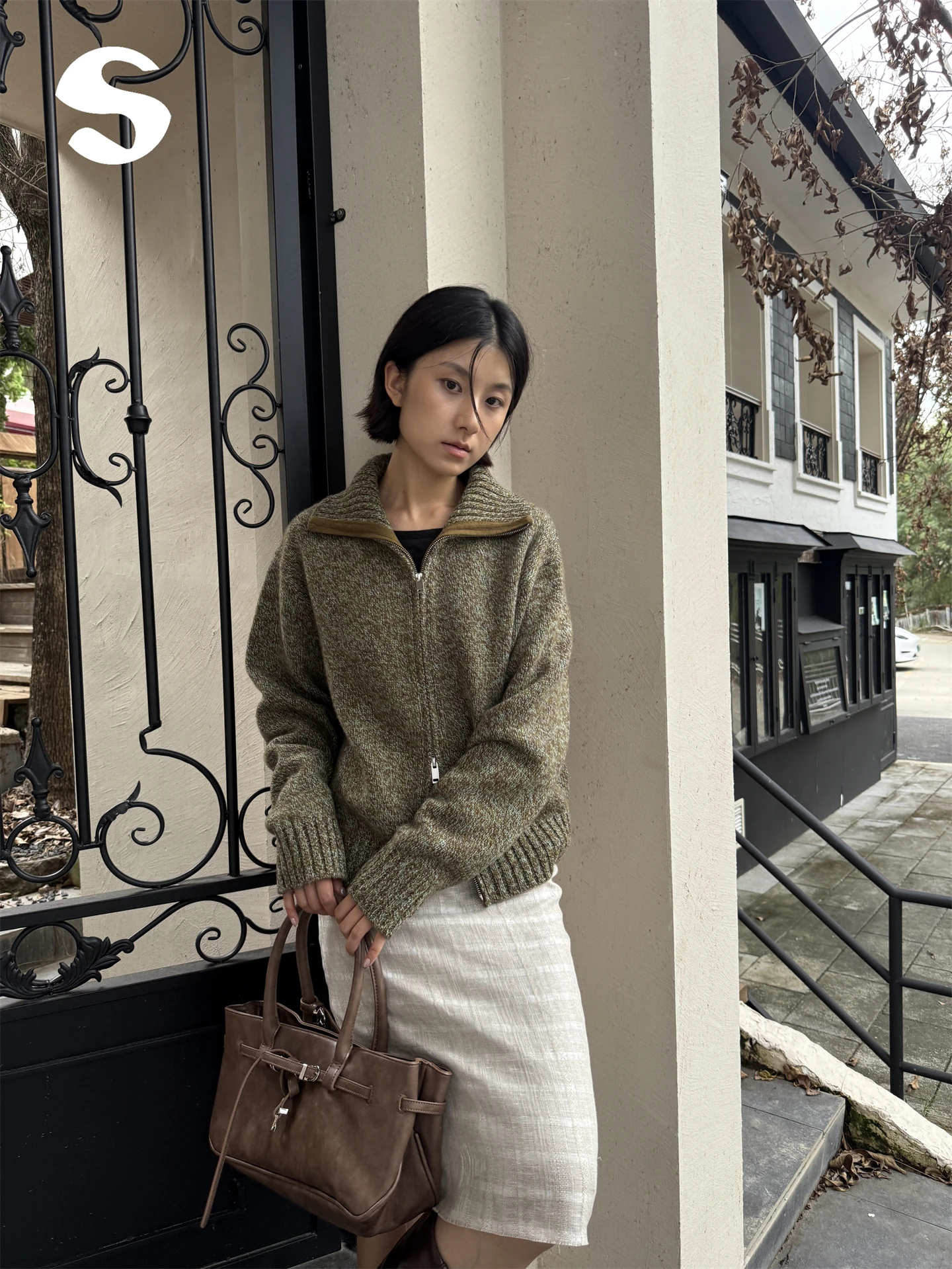 Вязаный кардиган из смесовой шерсти в стиле ретро, разноцветный, с двойной молнией, универсальный, свободного кроя, средней плотности
Вязаный кардиган из смесовой шерсти в стиле ретро, разноцветный, с двойной молнией, универсальный, свободного кроя, средней плотности