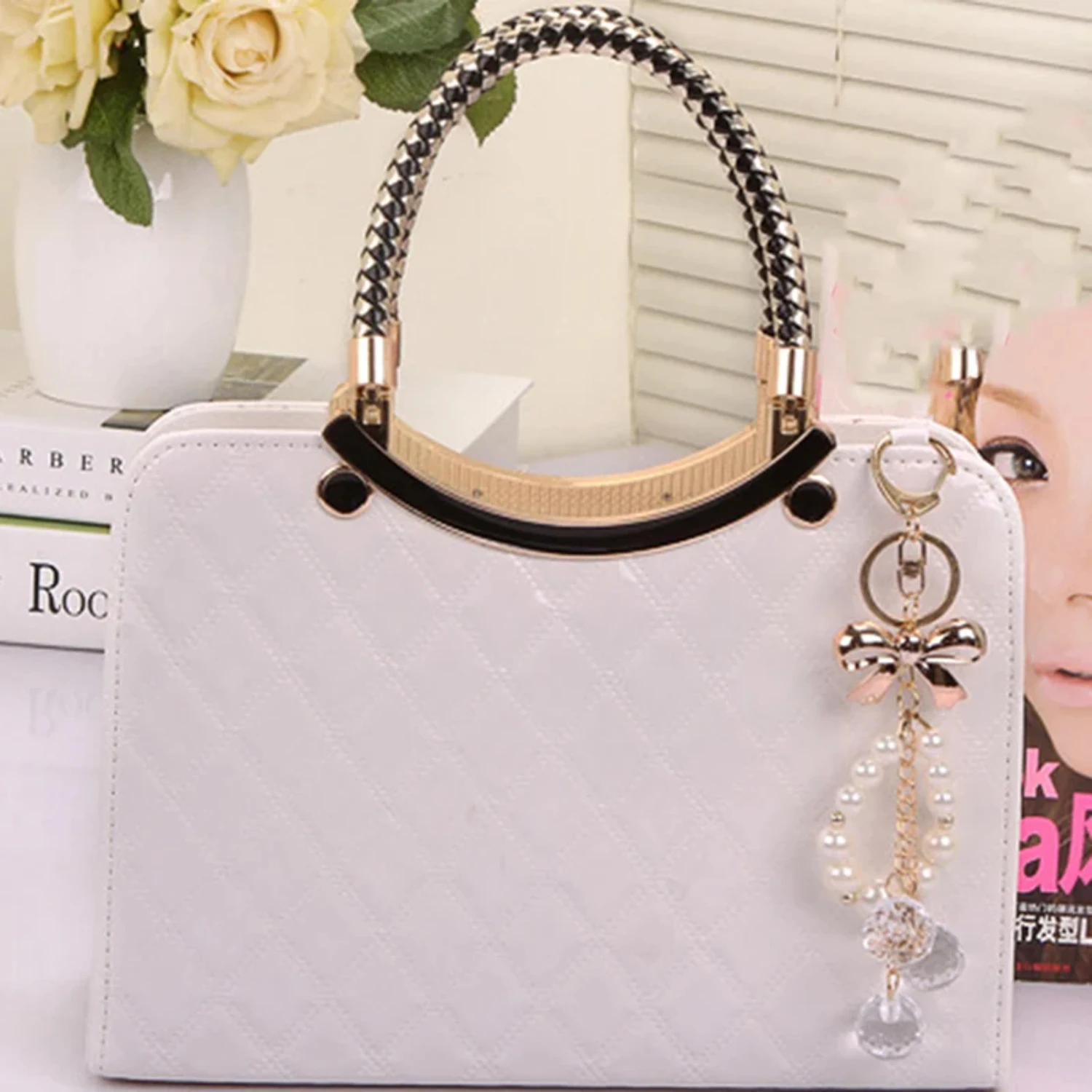 Fashion Women Handbag PU Leather Handle Bags Fashion Large Capacity Pendant Satchel Bag High Quality Ladies Handbag Satchels
Fashion Women Handbag PU Leather Handle Bags Fashion Large Capacity Pendant Satchel Bag High Quality Ladies Handbag Satchels