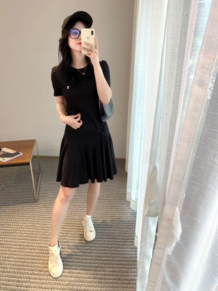 Elegant Casual Sporty Style Black Dress Women's Slim Fit Summer New Design High Quality Small Audience Dress by Thoe Chen
Elegant Casual Sporty Style Black Dress Women's Slim Fit Summer New Design High Quality Small Audience Dress by Thoe Chen