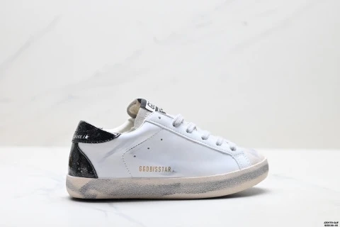 Comfort Streetwear Casual Sneakers Women Vintage Silver Star Decor Dirty Flat Shoes
Comfort Streetwear Casual Sneakers Women Vintage Silver Star Decor Dirty Flat Shoes