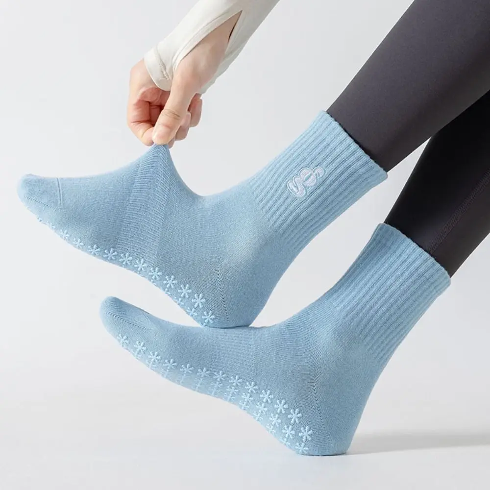 New Cotton Pilates Socks for Women Non-Slip Grip High-elastic Yoga Socks Ruffled Edge Pink Blue Floor Socks for Fitness Exercise
New Cotton Pilates Socks for Women Non-Slip Grip High-elastic Yoga Socks Ruffled Edge Pink Blue Floor Socks for Fitness Exercise