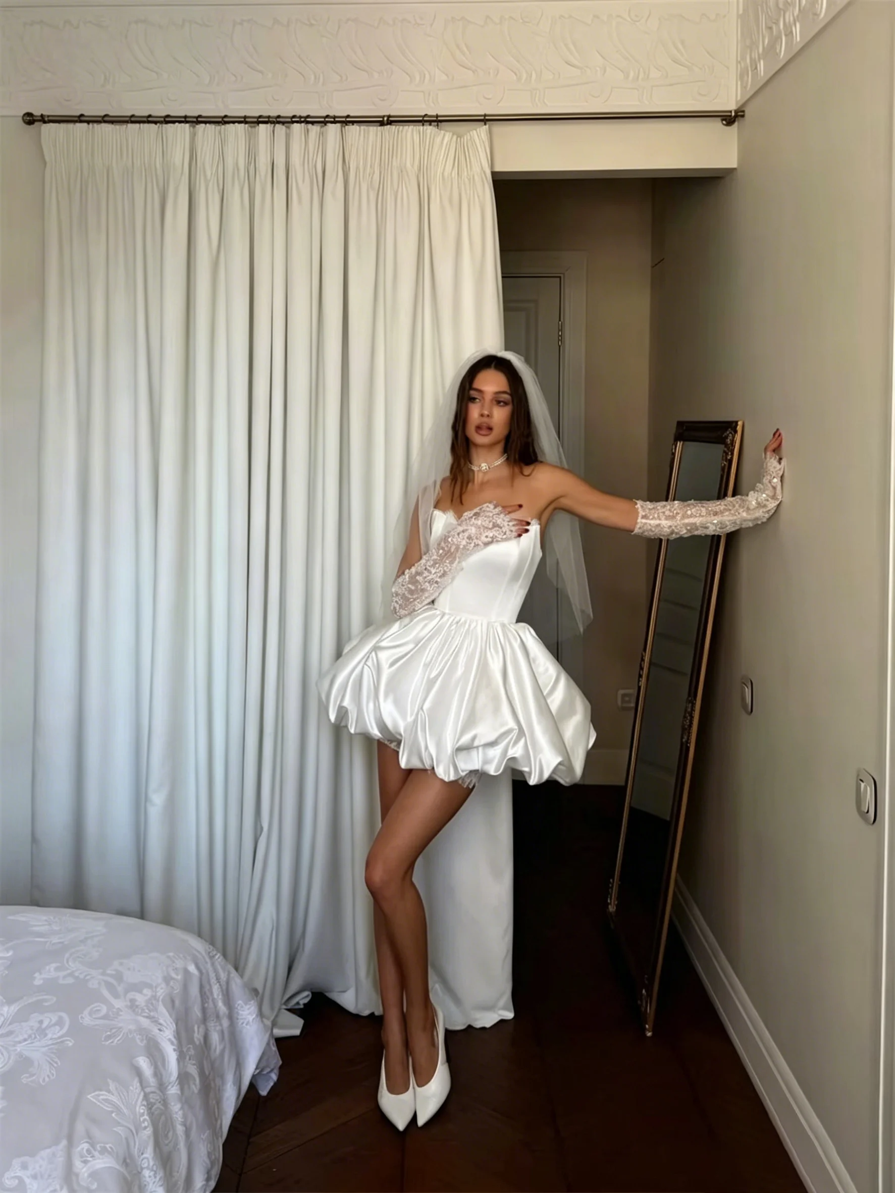 Elegant Sleeveless Satin Wedding Dresses 2026 Newest Shiny Lace-up Bridal Gowns Customized Short A Line Party Dress
Elegant Sleeveless Satin Wedding Dresses 2026 Newest Shiny Lace-up Bridal Gowns Customized Short A Line Party Dress