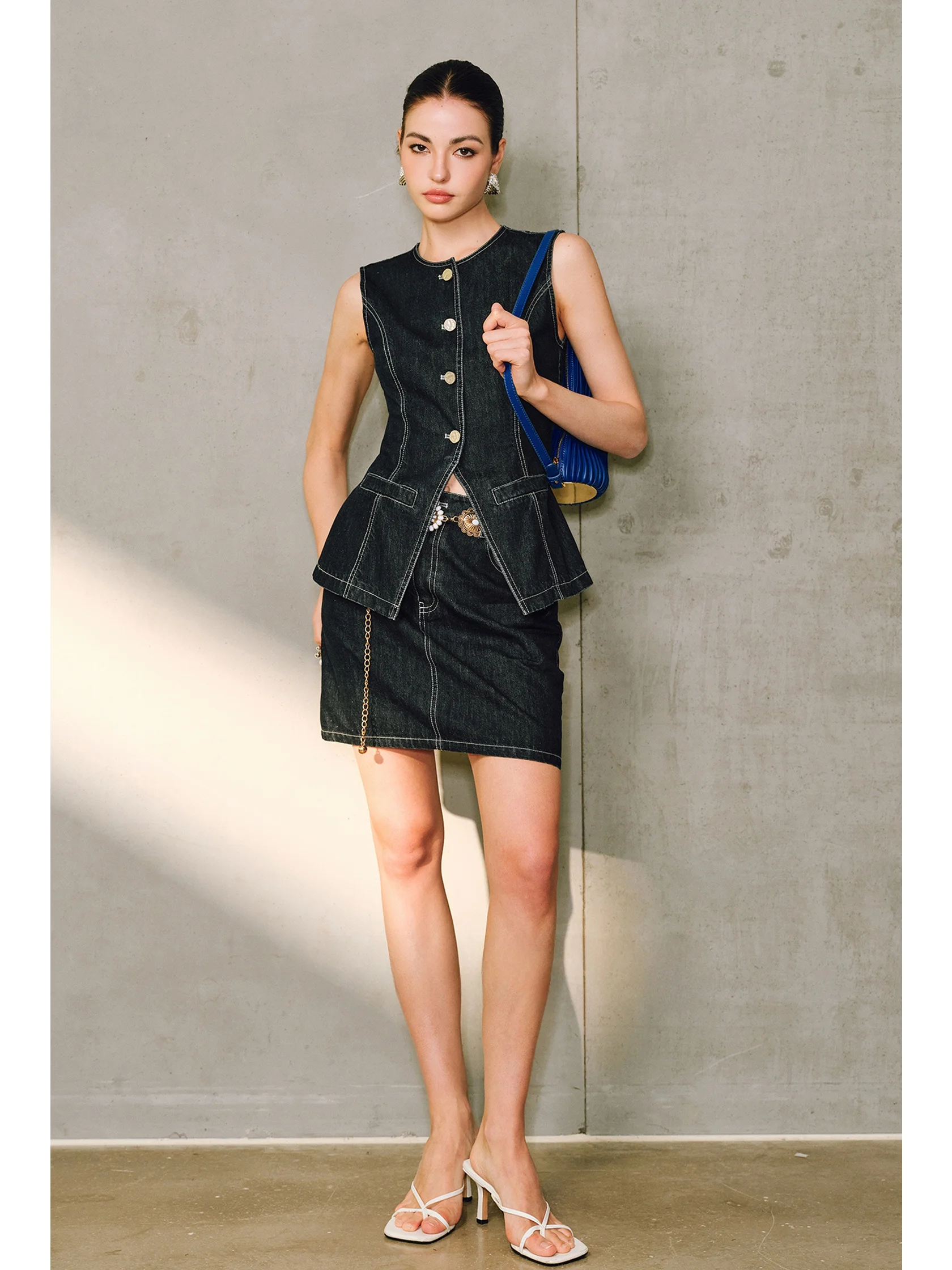 WANGXO Original Color Denim High Proportion Quality Cotton Waist Cinch Color Block Line Jeans Vest And Short Skirt Set
WANGXO Original Color Denim High Proportion Quality Cotton Waist Cinch Color Block Line Jeans Vest And Short Skirt Set