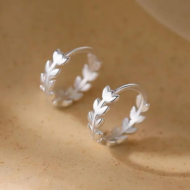 Real 925 Sterling Silver Minimalist Leaves Round Hoop Earrings for Women Trendy Plant Fine Jewelry Light Luxury Accessories
Real 925 Sterling Silver Minimalist Leaves Round Hoop Earrings for Women Trendy Plant Fine Jewelry Light Luxury Accessories