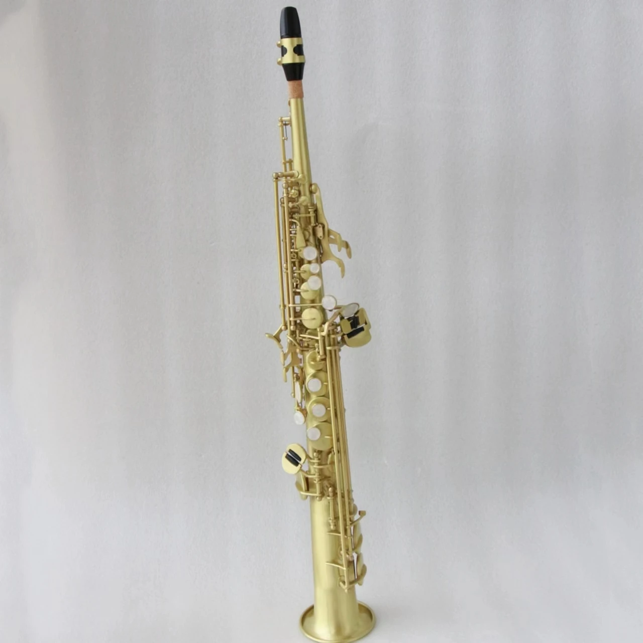 Good quality BB sopran saxophone gold lacquer brush saxophone sopran music instrument
Good quality BB sopran saxophone gold lacquer brush saxophone sopran music instrument