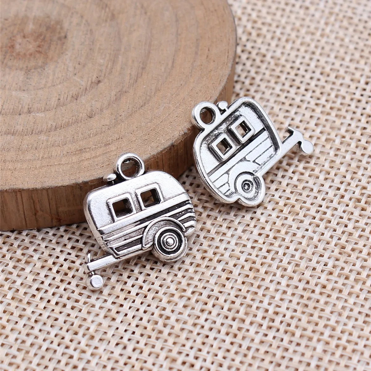 20pcs 19x18mm(0.75x0.71inch) Antique Silver Color Rv Trailer Charms Pendants DIY Jewelry Making Accessories
20pcs 19x18mm(0.75x0.71inch) Antique Silver Color Rv Trailer Charms Pendants DIY Jewelry Making Accessories