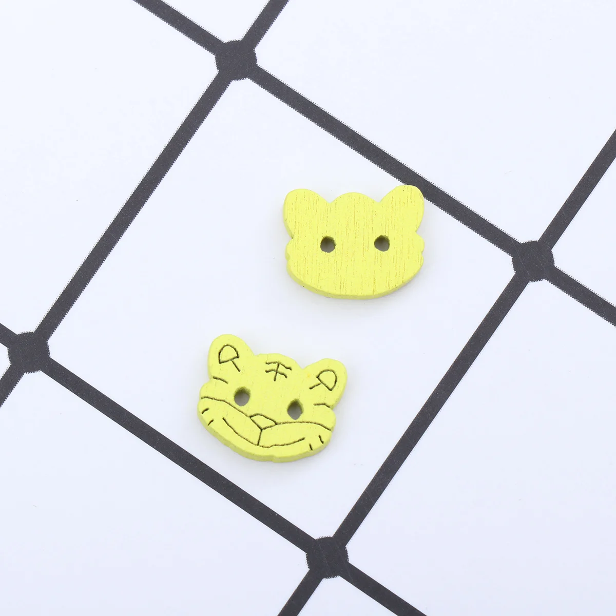 100Pcs Wooden Tiger Head Pattern Buttons Two Holes Buttons DIY Sewing Scrapbooking Hats Shoes Creative Wooden Craft
100Pcs Wooden Tiger Head Pattern Buttons Two Holes Buttons DIY Sewing Scrapbooking Hats Shoes Creative Wooden Craft