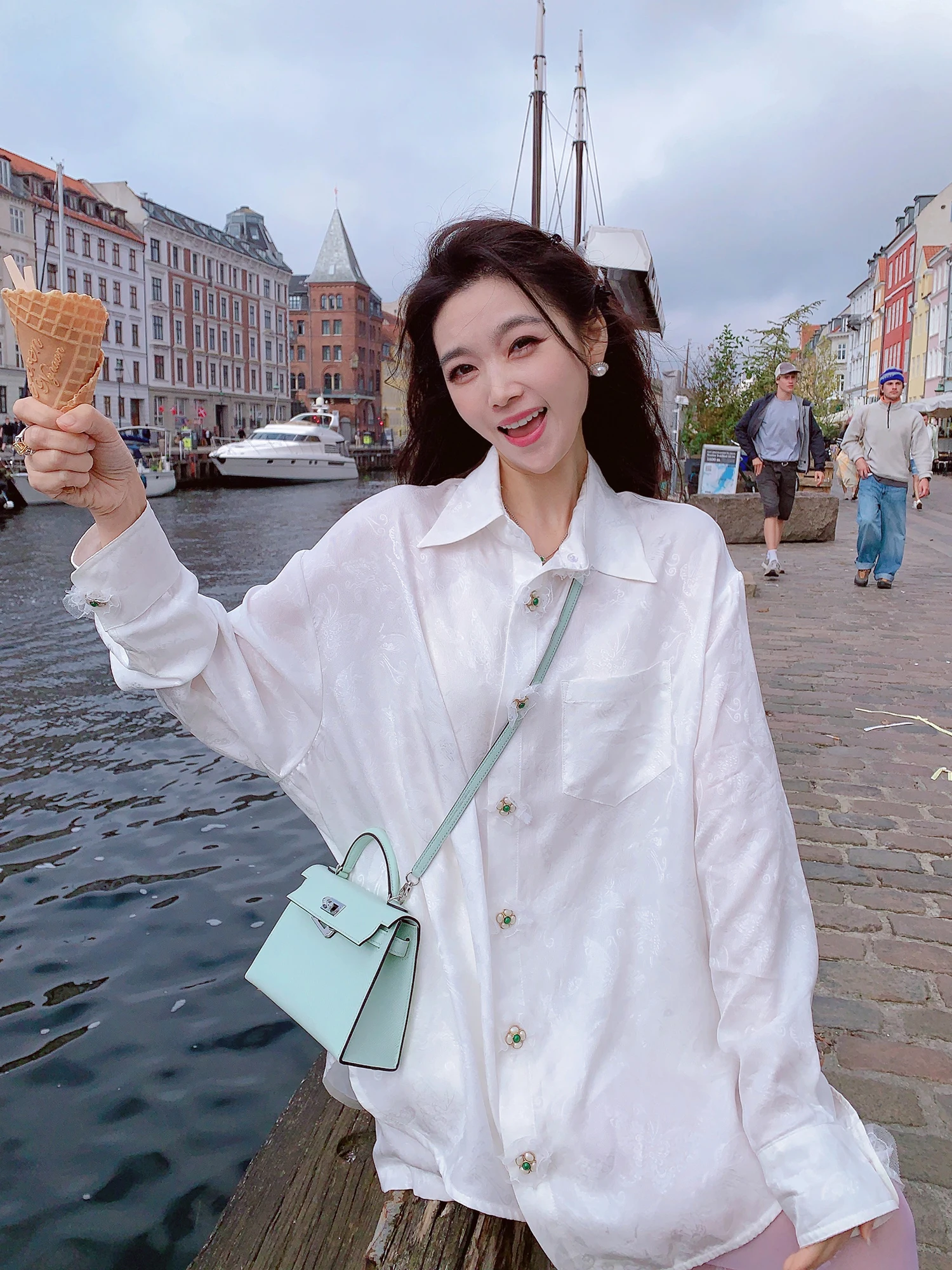 MissLuxury Casual Silk irt Women's Summer Lightweight Set Luxury Feel Loose Fit Long Sve Breathable Skin-Friendly Home Wear
MissLuxury Casual Silk irt Women's Summer Lightweight Set Luxury Feel Loose Fit Long Sve Breathable Skin-Friendly Home Wear