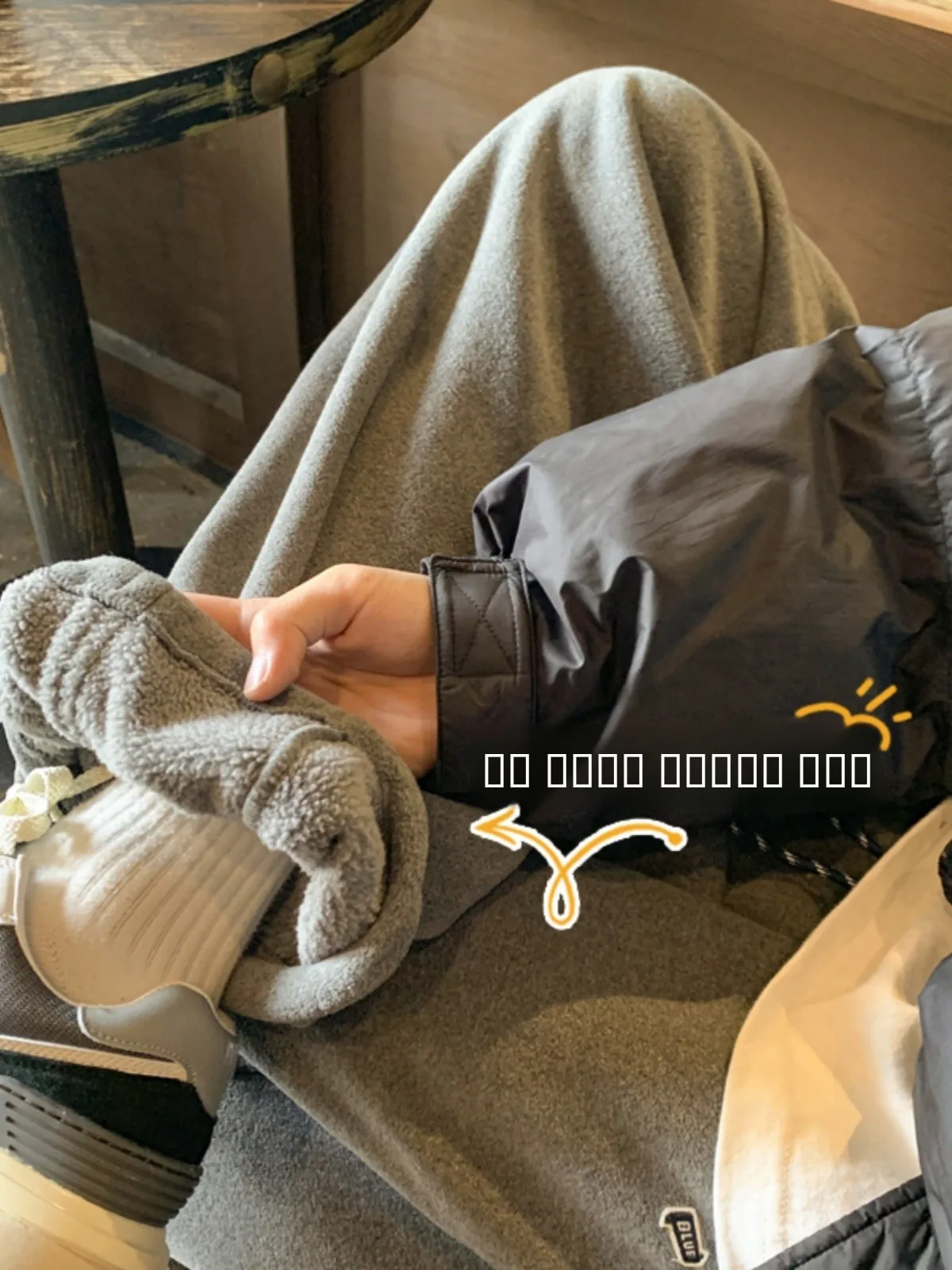 Мужские повседневные брюки на меху из овчины, ультратеплые зимние, с защитой от снега, прямого кроя, с эластичным поясом, длинные штаны
Мужские повседневные брюки на меху из овчины, ультратеплые зимние, с защитой от снега, прямого кроя, с эластичным поясом, длинные штаны