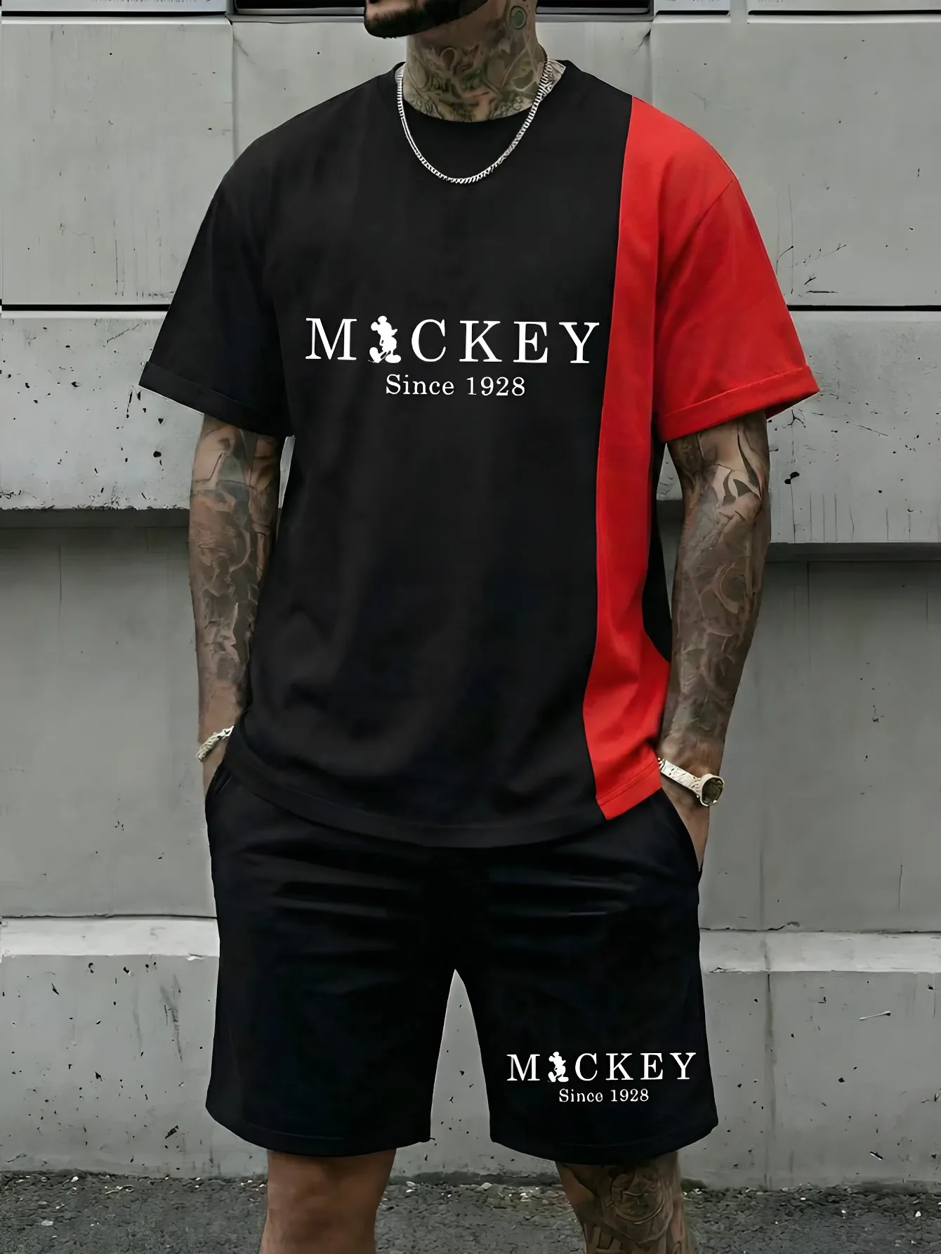 Men's Summer Retro Cartoon Print Two-Piece Set: Patchwork Round-Neck Short-Sleeve Top and Pants
Men's Summer Retro Cartoon Print Two-Piece Set: Patchwork Round-Neck Short-Sleeve Top and Pants