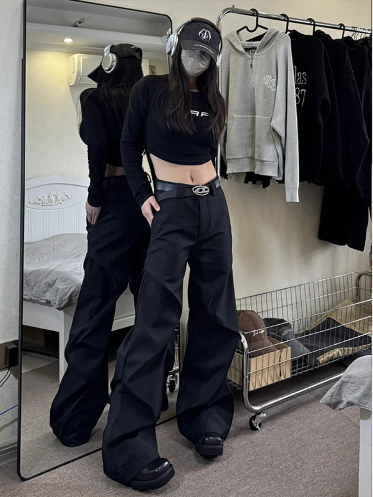 Ele Bla Men's Loose Wide Leg Casual Straight Pants Pleated Micro Flared Trousers Cleanfit Faionable Straight Cut Jeans
Ele Bla Men's Loose Wide Leg Casual Straight Pants Pleated Micro Flared Trousers Cleanfit Faionable Straight Cut Jeans