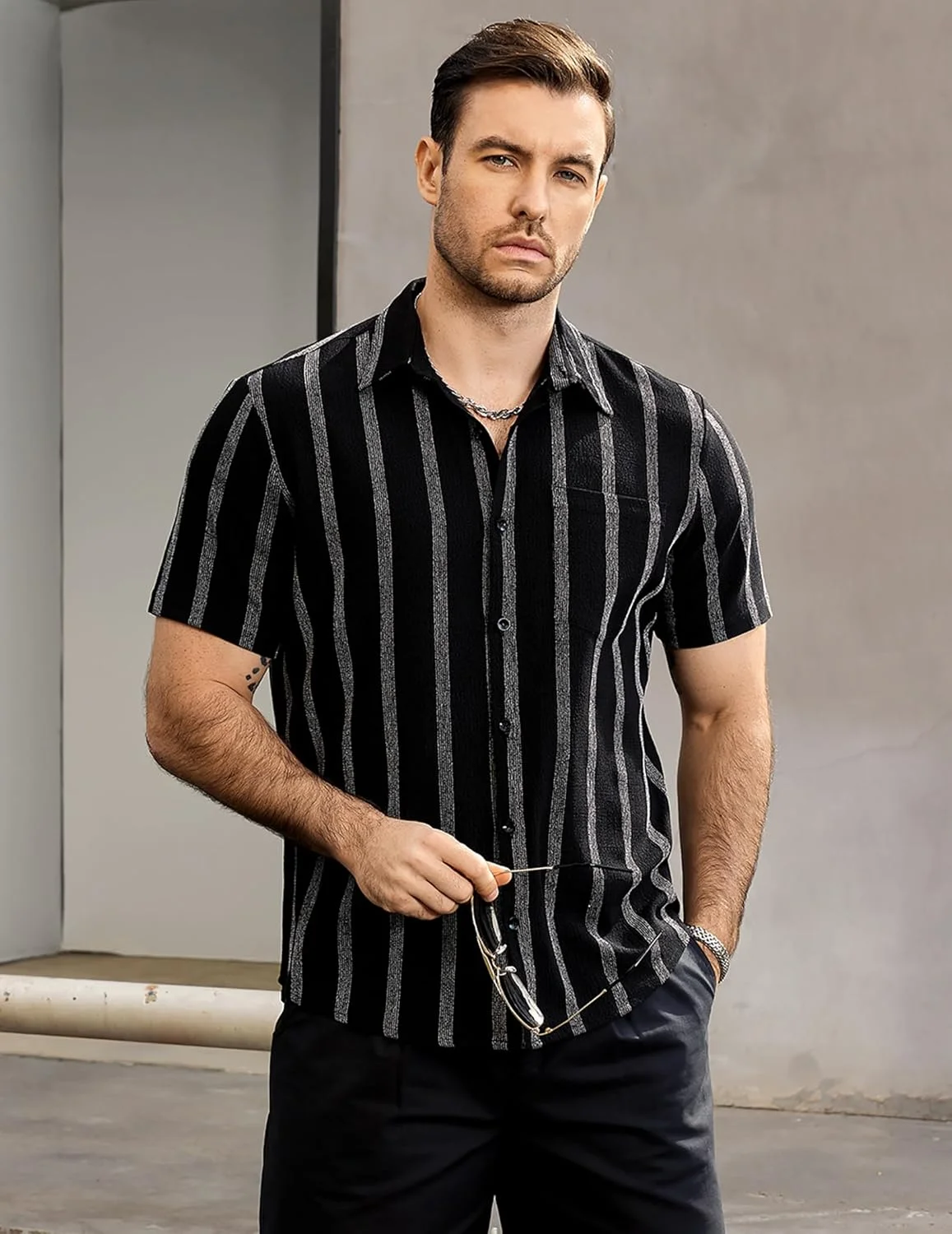 2026 Men's Summer Cool Short Sleeve Lapel Pocket Shirt Black Striped Linen Shirt Large Size Beach Clothes 5XL Fast Shipping
2026 Men's Summer Cool Short Sleeve Lapel Pocket Shirt Black Striped Linen Shirt Large Size Beach Clothes 5XL Fast Shipping
