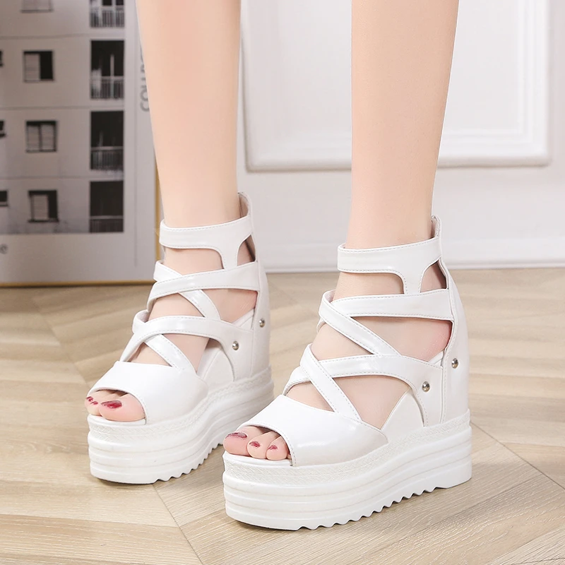 Женские сандалии-гладиаторы, новинка 2026 года, летние, с открытым носком, на молнии сзади, на каблуке 11 см, кожаные, повседневные, на танкетке, кроссовки
Женские сандалии-гладиаторы, новинка 2026 года, летние, с открытым носком, на молнии сзади, на каблуке 11 см, кожаные, повседневные, на танкетке, кроссовки