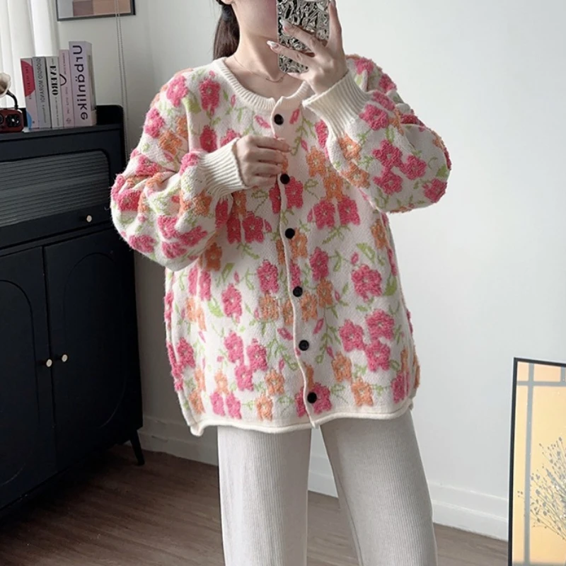 3D Floral Sweater with Fashionable Temperament Loose and Soft Knit Cardigan Jacket
3D Floral Sweater with Fashionable Temperament Loose and Soft Knit Cardigan Jacket