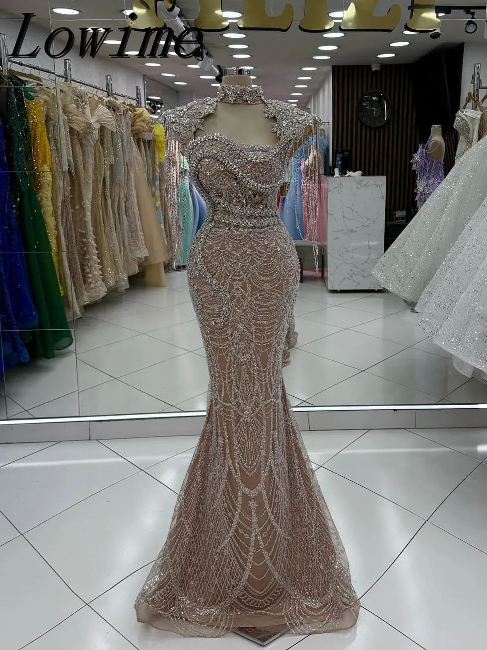 Customized Luxury Sparkly Crystal Rhinestone Pearl Celebrities Gown Woman Strap Evening Party Birthday Prom Wedding Vestido
Customized Luxury Sparkly Crystal Rhinestone Pearl Celebrities Gown Woman Strap Evening Party Birthday Prom Wedding Vestido