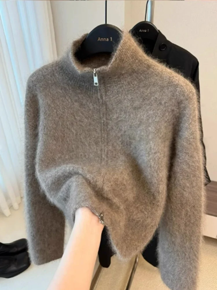 Soft Cozy Women's Knitted Zipper Cardigan Loose Fit Autumn Winter Outerwear High Collar Long Sleeve Color Fashionable
Soft Cozy Women's Knitted Zipper Cardigan Loose Fit Autumn Winter Outerwear High Collar Long Sleeve Color Fashionable