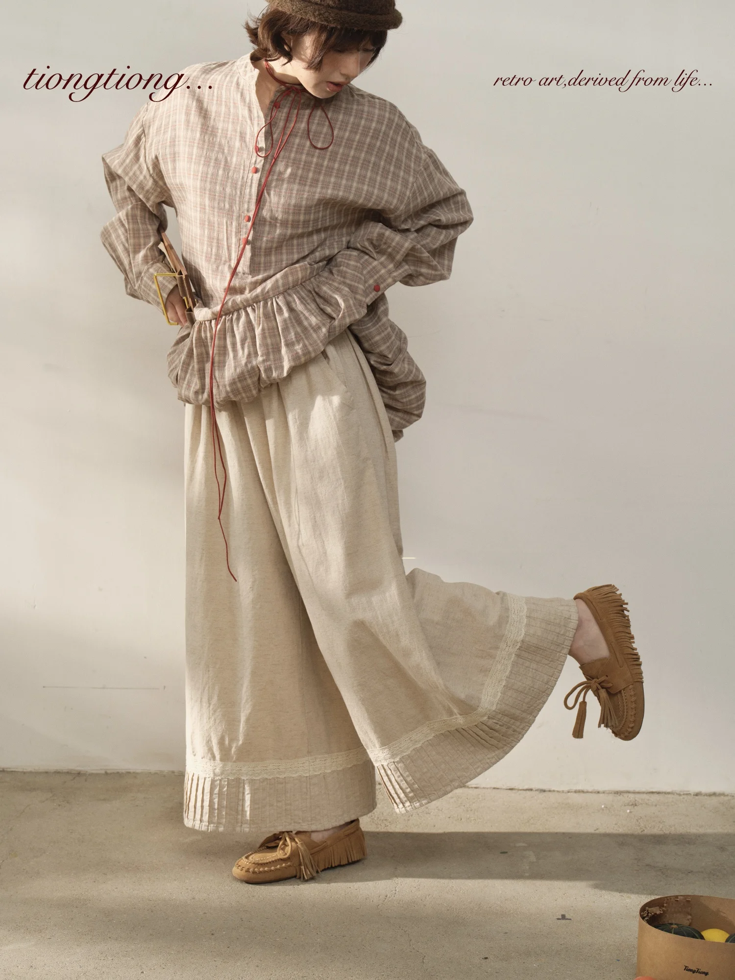 TONGTIONG Japanese Style Vintage Loose Casual Pants Women's Spring Design Slimming Wide Leg Pants Versatile Pleated Cotton Linen
TONGTIONG Japanese Style Vintage Loose Casual Pants Women's Spring Design Slimming Wide Leg Pants Versatile Pleated Cotton Linen
