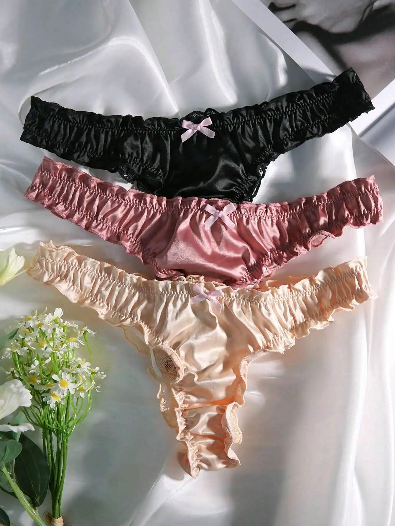 3-Pack Satin Bow Front Ruffled Trim Thong Set in Black, Pink, Beige
3-Pack Satin Bow Front Ruffled Trim Thong Set in Black, Pink, Beige