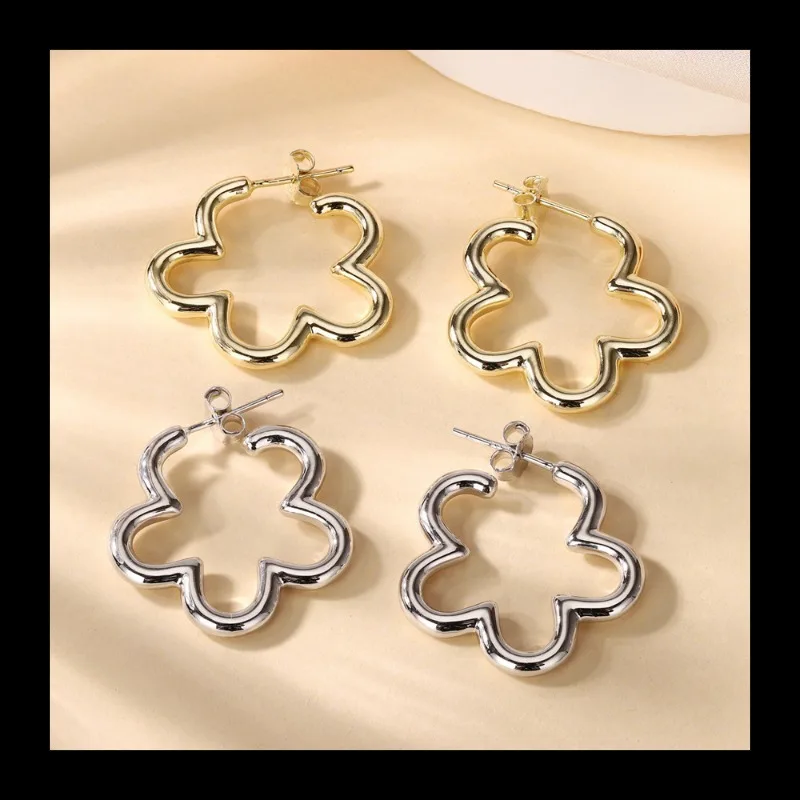 Корейская версия модных новых простых цветочных серег
Корейская версия модных новых простых цветочных серег