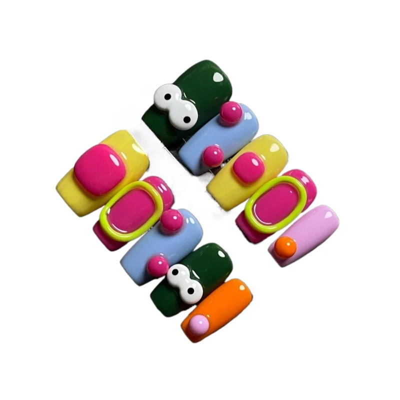 Millennium Hot Girl series, niche, cute, color blocking, handmade nail art, playful, girlish, heart wearing nail art
Millennium Hot Girl series, niche, cute, color blocking, handmade nail art, playful, girlish, heart wearing nail art