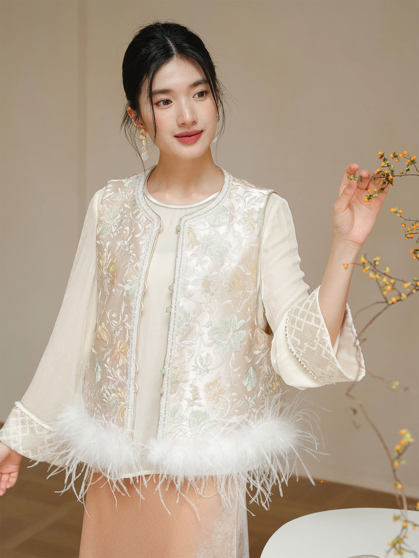 Новый женский жилет из ацетата с вышивкой в китайском стиле, 2022, топ со страусиными перьями и плечами, свободный крой, ort Sve...
Новый женский жилет из ацетата с вышивкой в китайском стиле, 2022, топ со страусиными перьями и плечами, свободный крой, ort Sve...