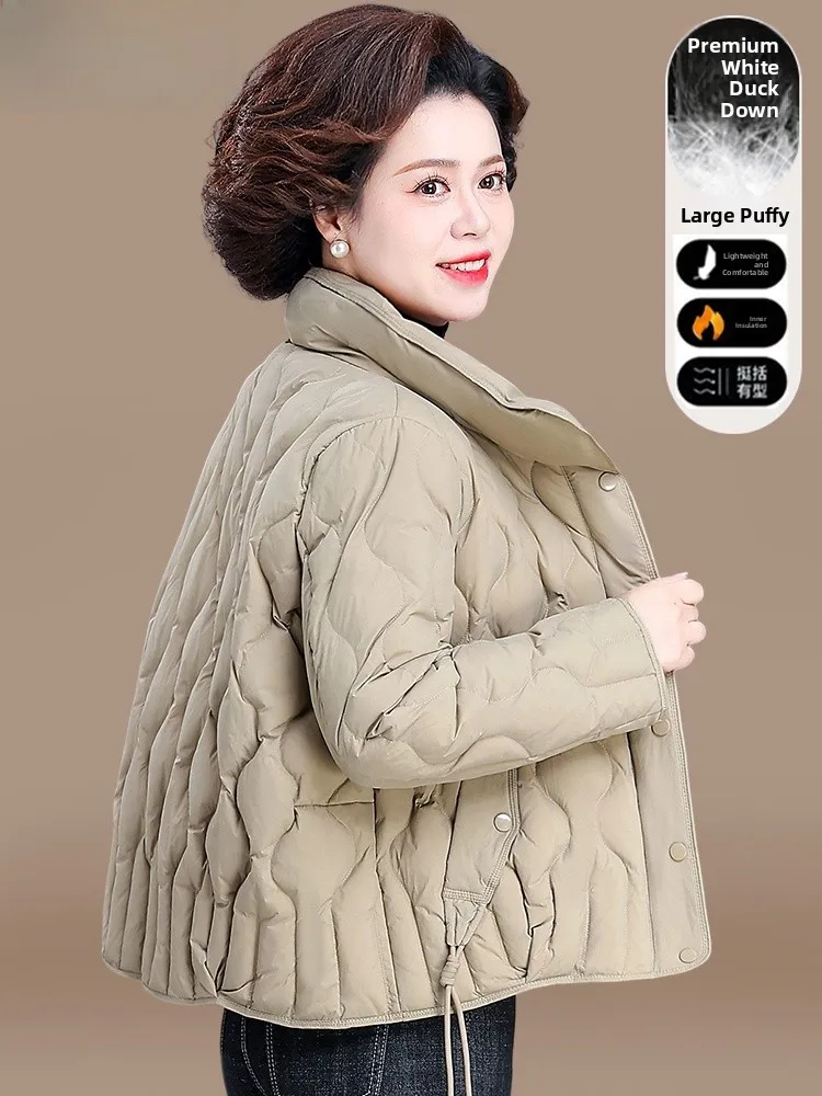 Модная легкая пуховая куртка для женщин, зимняя одежда, осенне-зимняя верхняя одежда для мам, утепленное хлопковое пальто для среднего возраста
Модная легкая пуховая куртка для женщин, зимняя одежда, осенне-зимняя верхняя одежда для мам, утепленное хлопковое пальто для среднего возраста