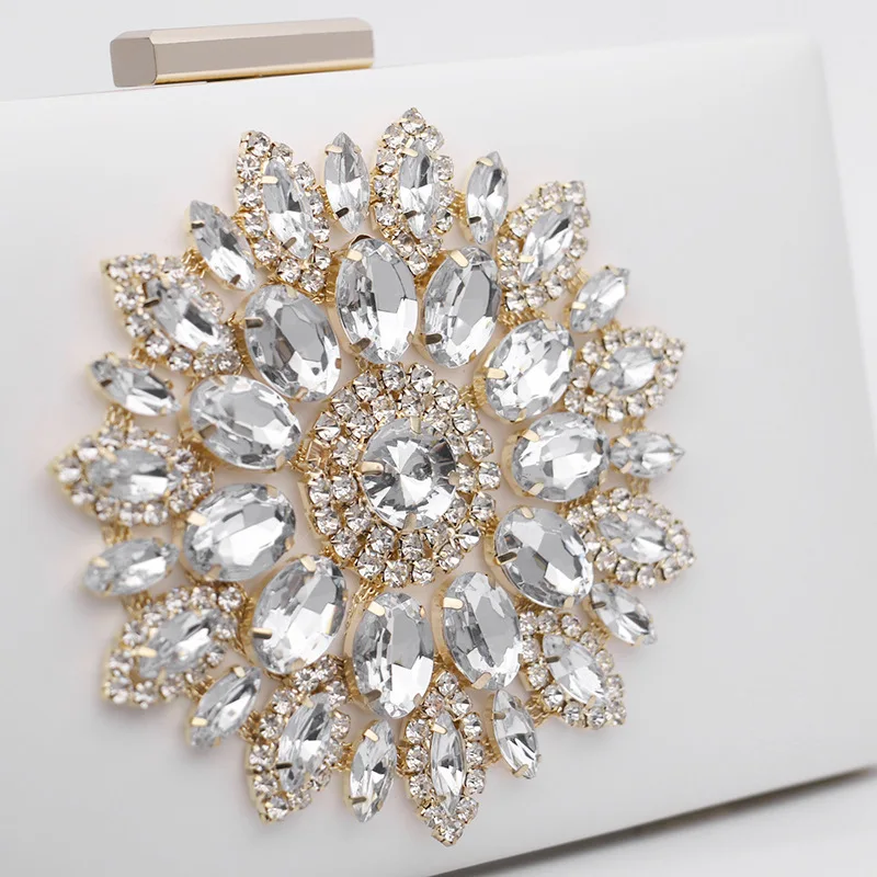Wedding Party White Eveing Bags for Women Elegant Diamond Clutch Purse Fashionable Gown Matching Handbags with Shoulder Chain
Wedding Party White Eveing Bags for Women Elegant Diamond Clutch Purse Fashionable Gown Matching Handbags with Shoulder Chain