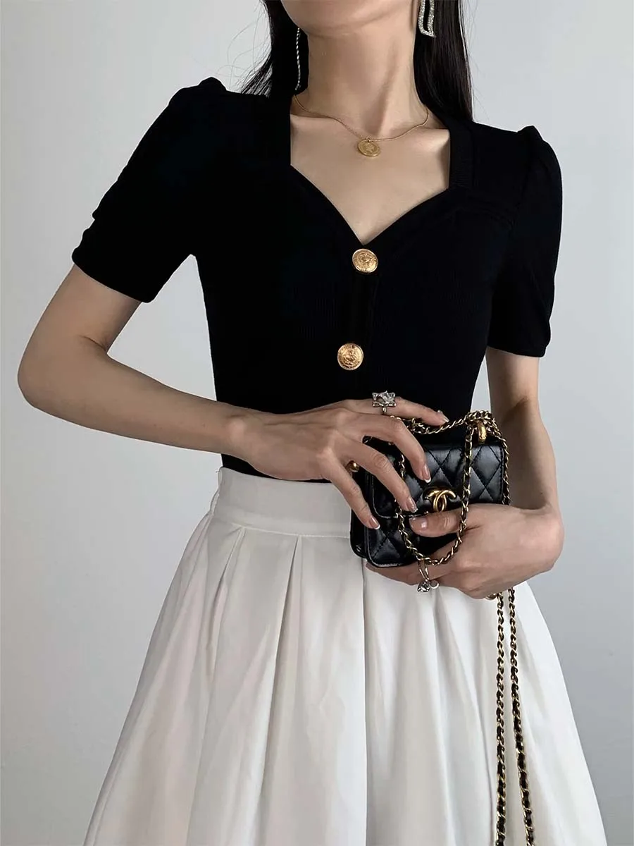 Женская вязаная футболка с V-образным вырезом и квадратным воротником, в винтажном стиле, универсальная, летняя, приталенная, из смесового хлопка
Женская вязаная футболка с V-образным вырезом и квадратным воротником, в винтажном стиле, универсальная, летняя, приталенная, из смесового хлопка